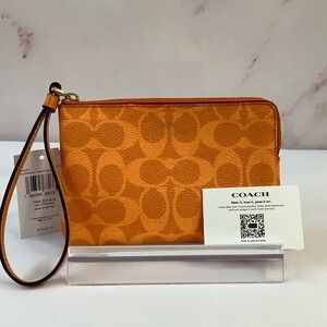 NWT COACH Women's Small Corner Zip Wristlet Signature
